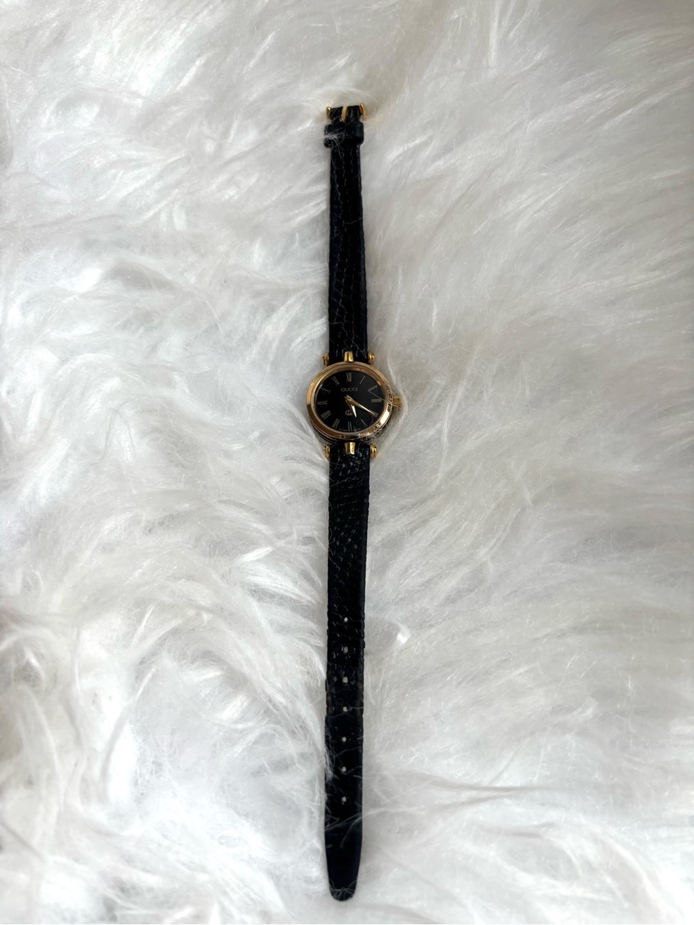 Gucci Black Leather Strap Gold Tone Round Dial Women’s Watch - Picture 2 of 11